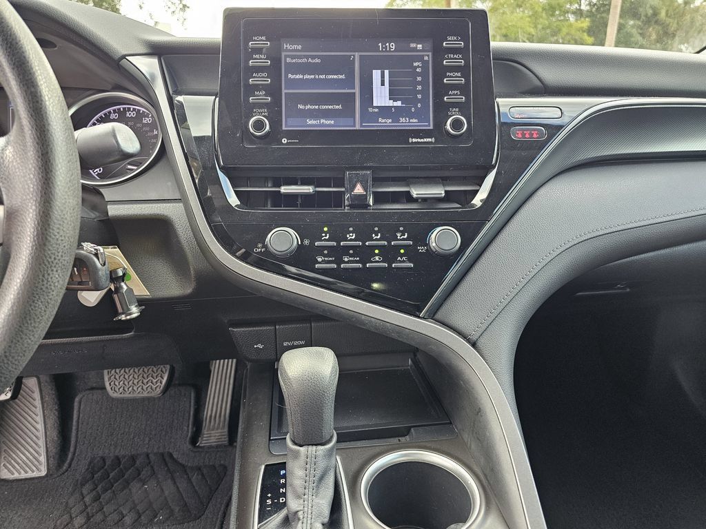 Used 2021 Toyota Camry LE FWD image 18
