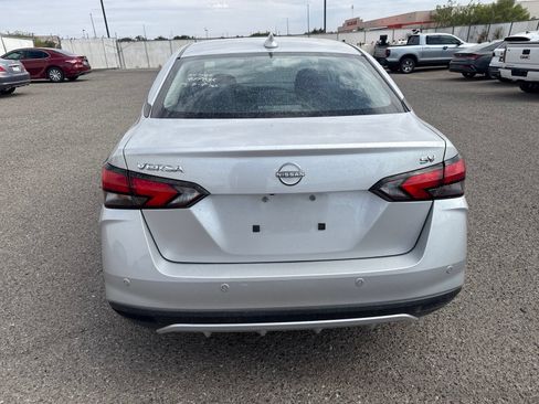 Used 2024 Nissan Versa SV FWD image 5