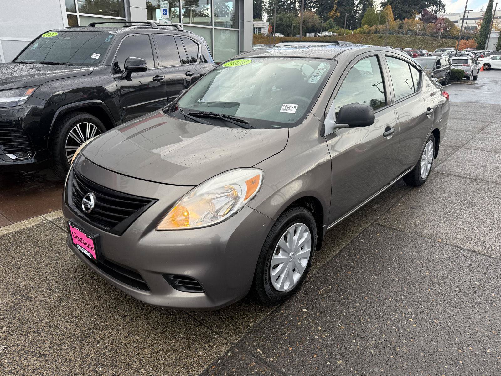 Used 2014 Nissan Versa S Plus FWD image 1