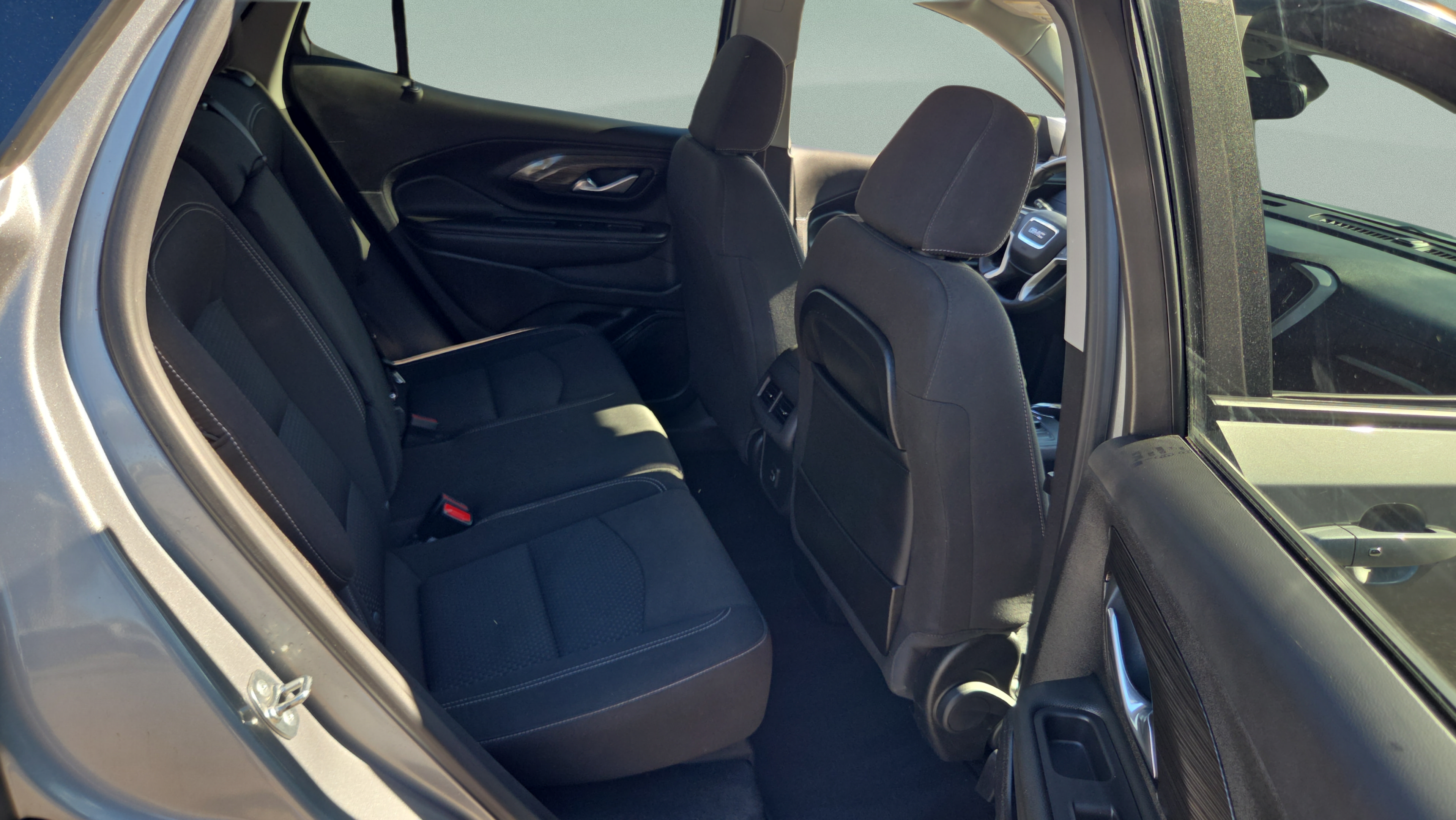 Used 2024 GMC Terrain SLE FWD image 14