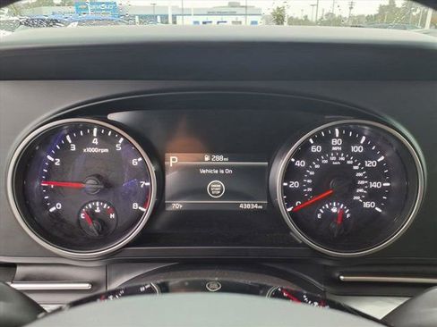 Certified 2024 Kia Carnival LX image 12