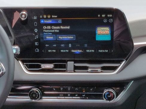 Used 2025 Chevrolet Equinox LT image 19