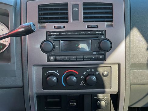 Used 2006 Dodge Dakota SLT image 18