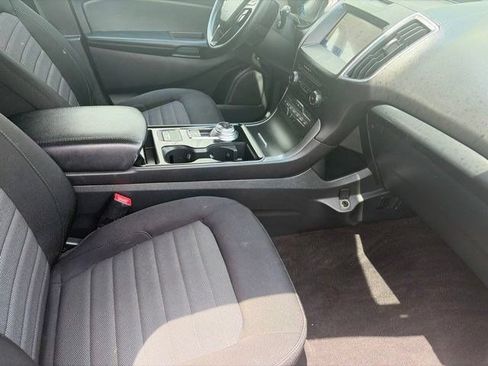 Used 2020 Ford Edge SE FWD image 37