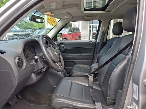 Used 2016 Jeep Patriot High Altitude AWD/4WD image 14