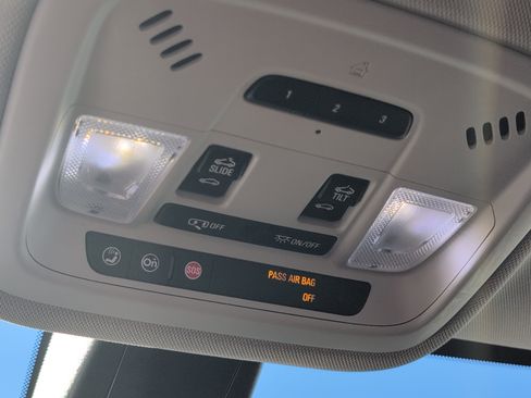 Used 2020 Chevrolet Traverse Premier w/ LPO, Blackout Package image 18