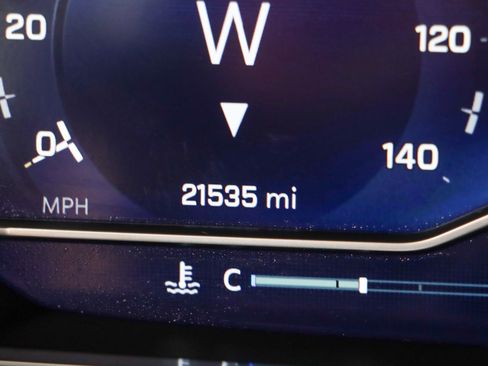 Used 2024 Chevrolet Suburban RST w/ Luxury Package image 17