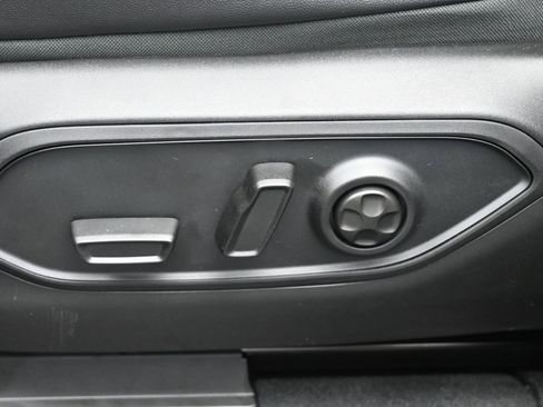 New 2025 Jeep Grand Cherokee L Limited w/ Black Appearance Package image 18