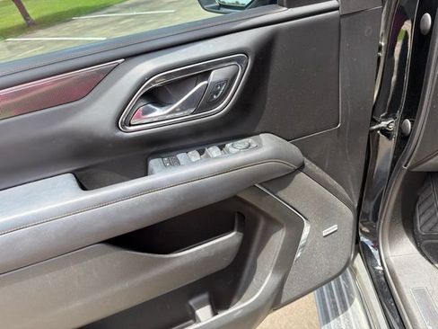 Used 2023 GMC Yukon AT4 w/ Technology Package AWD/4WD image 9