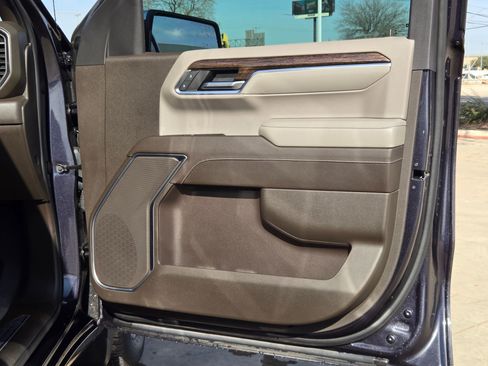 Used 2022 GMC Sierra 1500 SLE w/ Preferred Package image 29