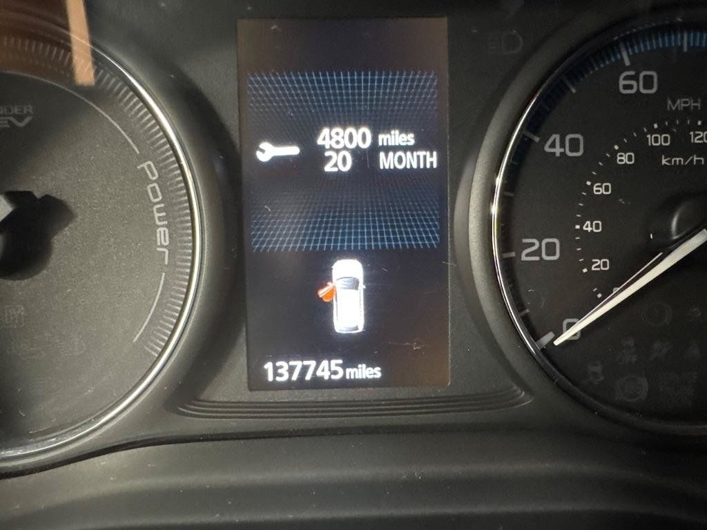 Used 2018 Mitsubishi Outlander SEL AWD/4WD image 14