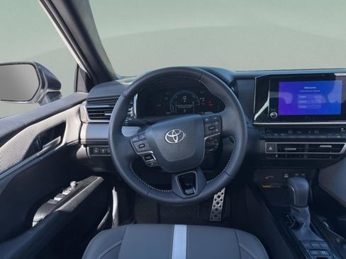 Certified 2025 Toyota Camry SE image 10