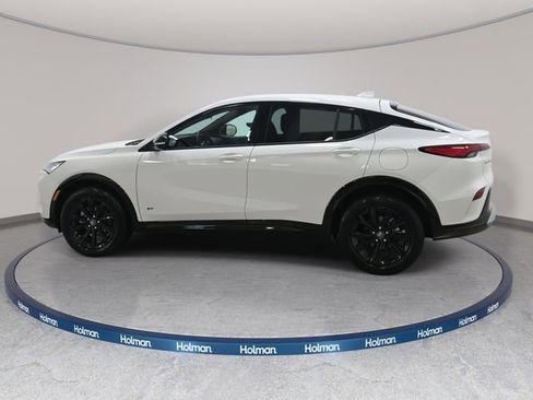 Used 2025 Buick Envista Sport Touring image 9