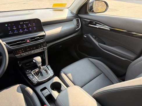 Certified 2024 Kia Seltos SX w/ SX Sunroof Package AWD/4WD image 26