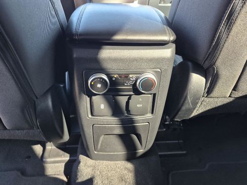 Certified 2022 Ford Explorer XLT RWD image 10