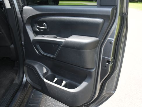 Used 2017 Nissan Titan S RWD image 18