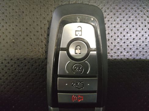 Used 2020 Ford Escape SEL FWD image 32