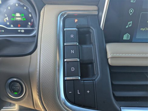 Used 2023 Chevrolet Tahoe Premier w/ Advanced Technology Package image 10