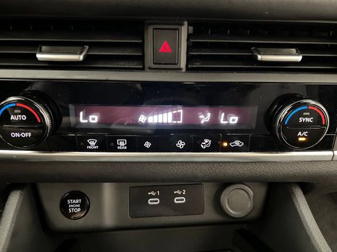 Used 2024 Nissan Rogue SV AWD/4WD image 51