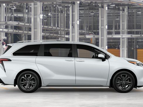 New 2026 Toyota Sienna Platinum AWD/4WD image 14