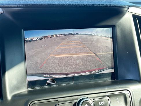 Used 2022 GMC Terrain SLE w/ Driver Convenience Package image 13