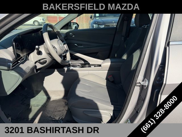Used 2025 Hyundai Elantra SEL FWD image 9