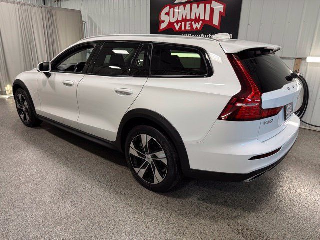 Used 2022 Volvo V60 T5 Cross Country w/ Advanced Package AWD/4WD image 6