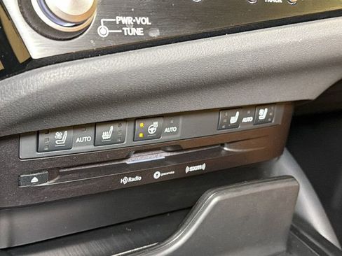 Certified 2022 Lexus ES 350 w/ Premium Package image 28