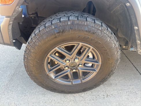 Used 2024 Jeep Wrangler Sport S image 11