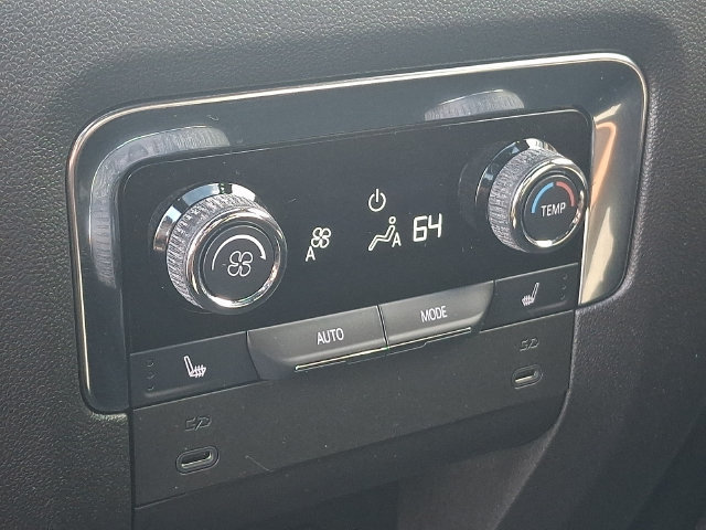 Used 2025 Chevrolet Tahoe High Country AWD/4WD image 23