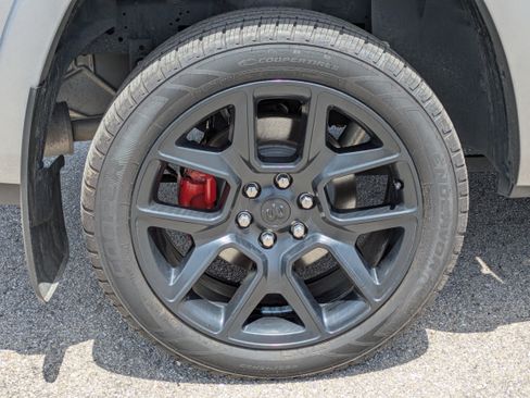 Used 2022 RAM 1500 Laramie AWD/4WD image 11
