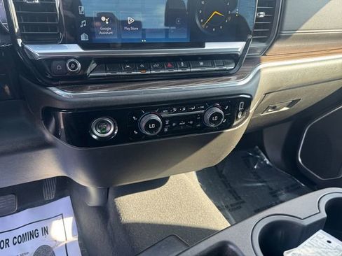 Used 2023 Chevrolet Silverado 1500 LT AWD/4WD image 15