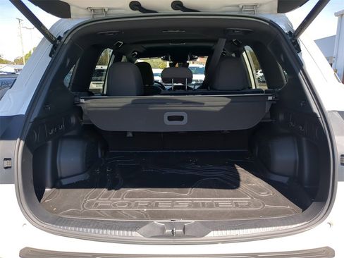 Used 2025 Subaru Forester Premium w/ Convenience Package #1 image 9