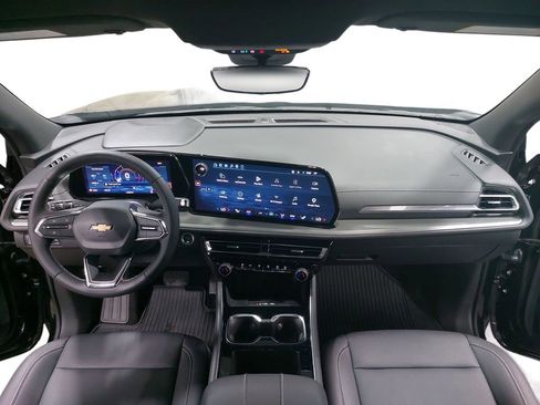 Used 2026 Chevrolet Traverse LT w/ Driver Confidence Package AWD/4WD image 9