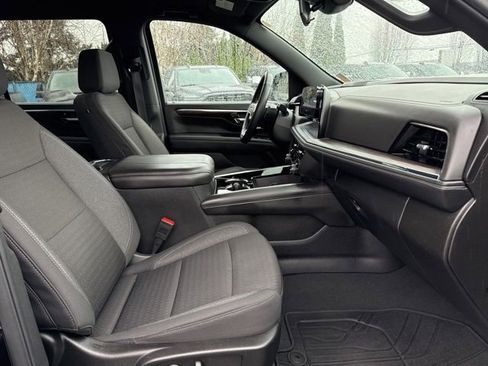 Used 2025 Chevrolet Suburban LS image 10