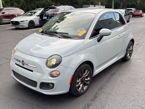 Used 2017 FIAT 500 Pop w/ Sport Appearance Package FWD image 1