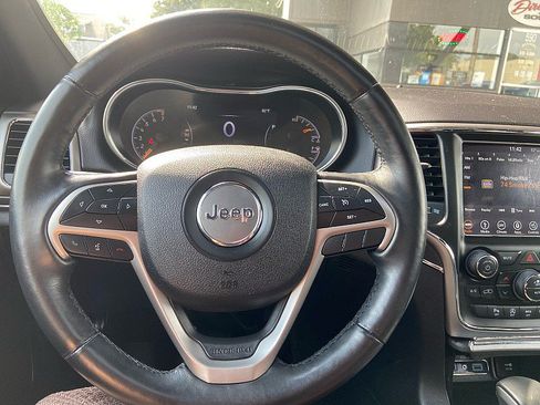 Used 2018 Jeep Grand Cherokee Limited AWD/4WD image 15