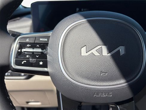 New 2025 Kia Carnival image 25