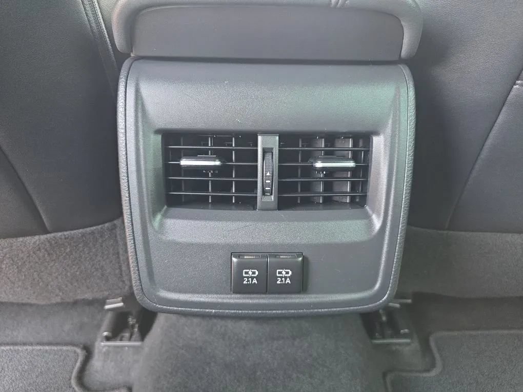 Used 2019 Toyota Avalon XLE FWD image 40