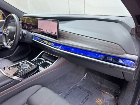 Used 2023 BMW 760i xDrive w/ Executive Package AWD/4WD image 15