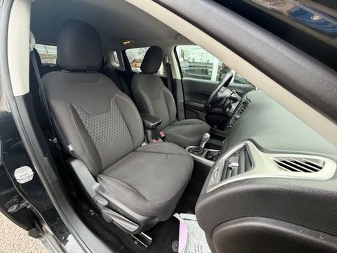 Used 2019 Jeep Compass Sport w/ Cold Weather Group AWD/4WD image 12