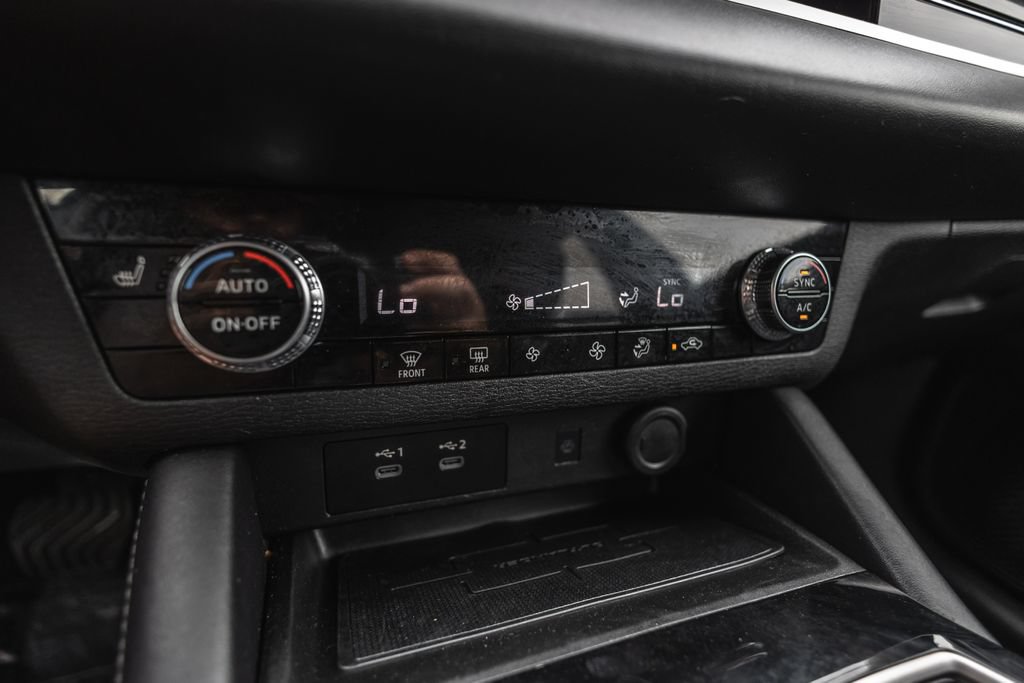Used 2025 Mitsubishi Outlander SE FWD image 13