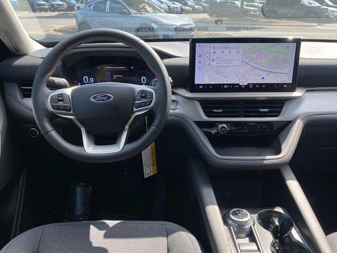 New 2026 Ford Explorer Active RWD image 6
