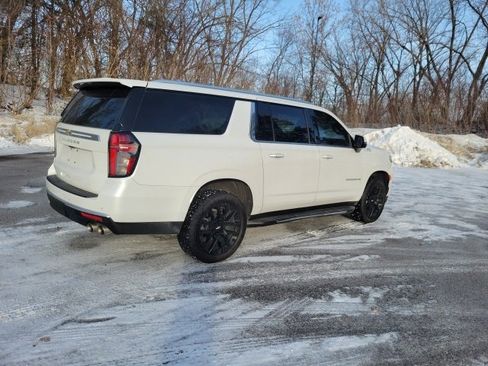 Used 2023 Chevrolet Suburban High Country image 38