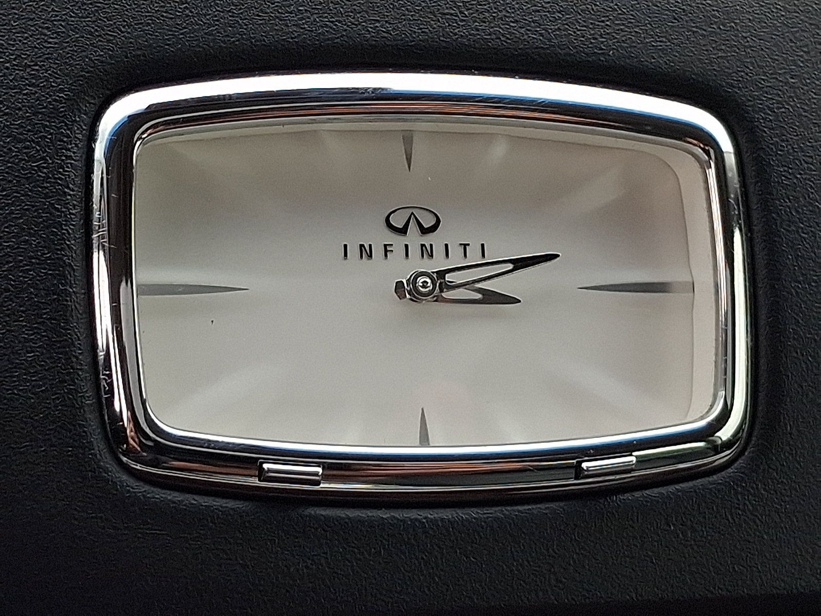 Used 2015 INFINITI Q70 3.7 AWD/4WD image 30