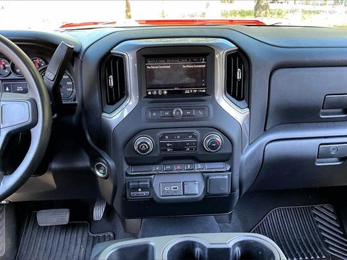 Used 2025 Chevrolet Silverado 2500 Custom w/ Custom Convenience Package image 9