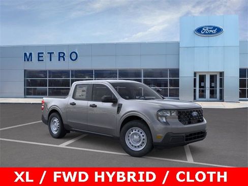 New 2025 Ford Maverick XL image 29