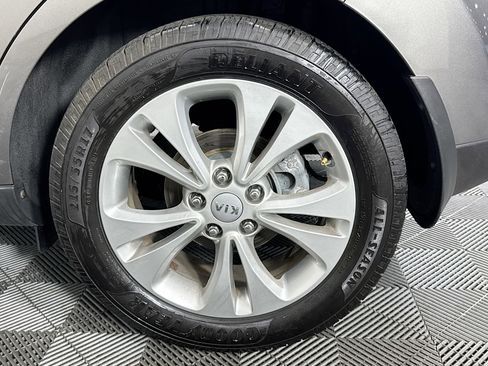 Used 2016 Kia Soul + image 35