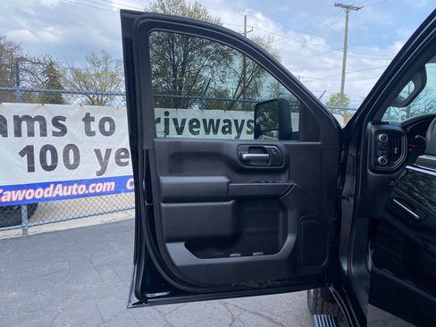 Used 2025 GMC Sierra 3500 Pro AWD/4WD image 12