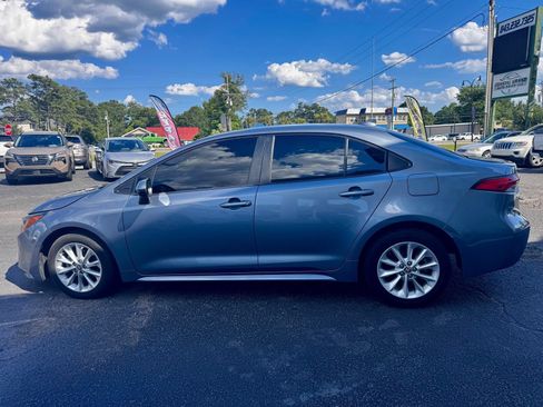 Used 2021 Toyota Corolla LE w/ LE Convenience Package FWD image 4